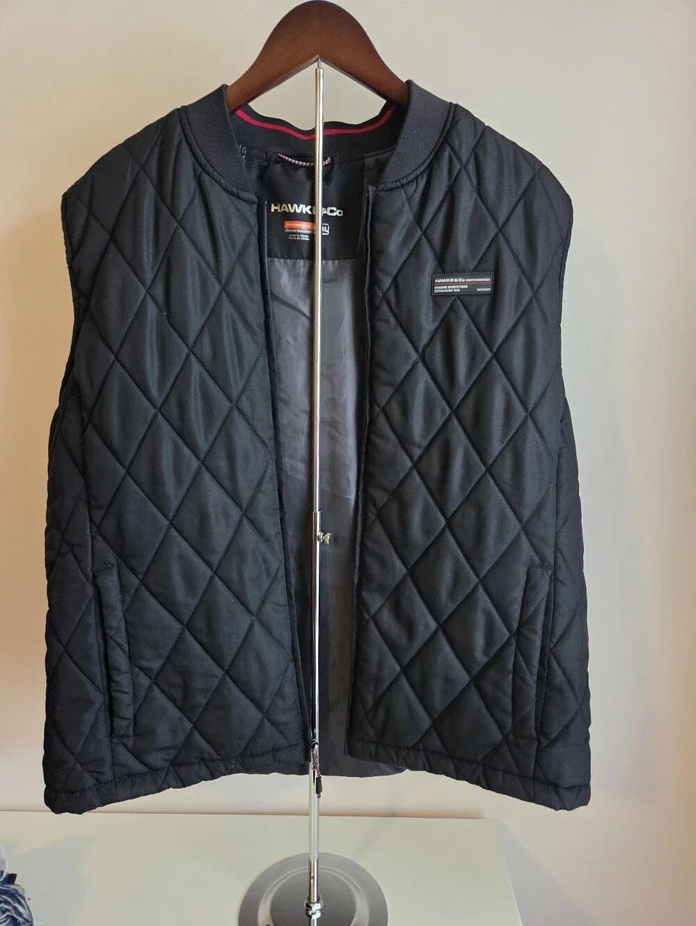 Hawke & Co Men’s Black Diamond-Quilted Vest